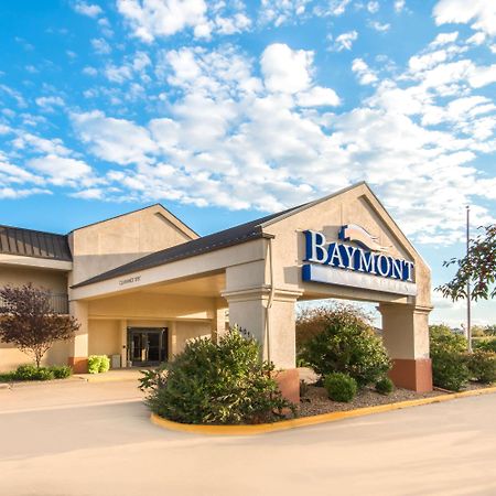 Baymont By Wyndham Topeka Exterior foto